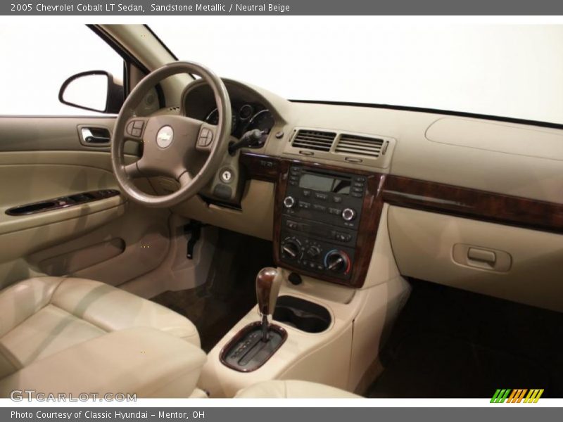 Sandstone Metallic / Neutral Beige 2005 Chevrolet Cobalt LT Sedan