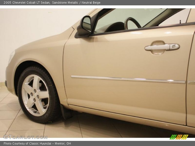 Sandstone Metallic / Neutral Beige 2005 Chevrolet Cobalt LT Sedan