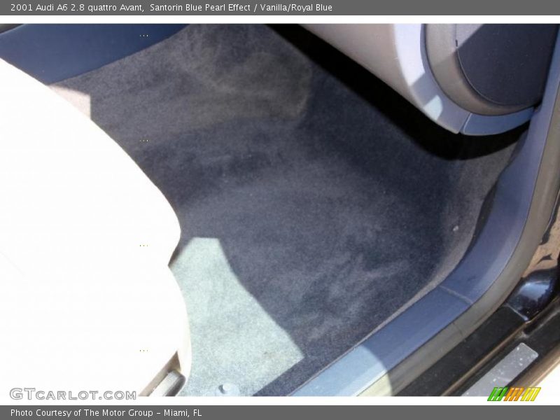 Santorin Blue Pearl Effect / Vanilla/Royal Blue 2001 Audi A6 2.8 quattro Avant