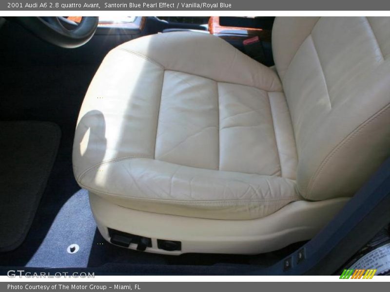 Santorin Blue Pearl Effect / Vanilla/Royal Blue 2001 Audi A6 2.8 quattro Avant