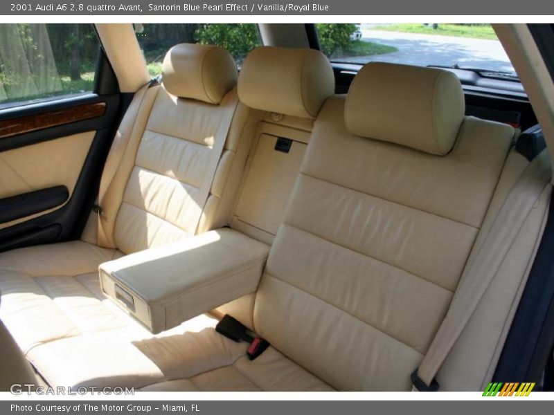 Santorin Blue Pearl Effect / Vanilla/Royal Blue 2001 Audi A6 2.8 quattro Avant