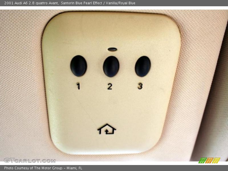 Santorin Blue Pearl Effect / Vanilla/Royal Blue 2001 Audi A6 2.8 quattro Avant