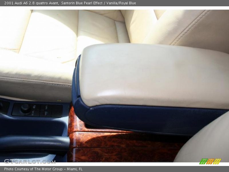 Santorin Blue Pearl Effect / Vanilla/Royal Blue 2001 Audi A6 2.8 quattro Avant