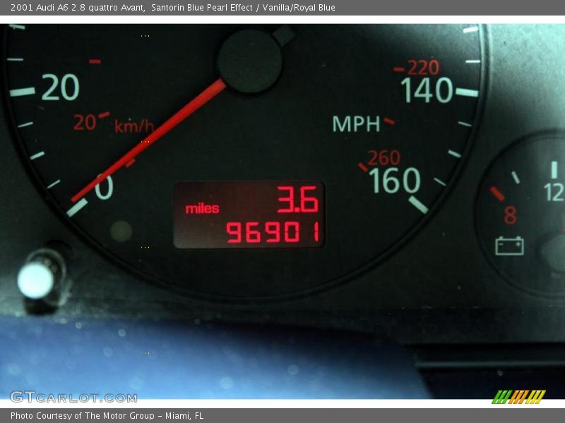 Santorin Blue Pearl Effect / Vanilla/Royal Blue 2001 Audi A6 2.8 quattro Avant