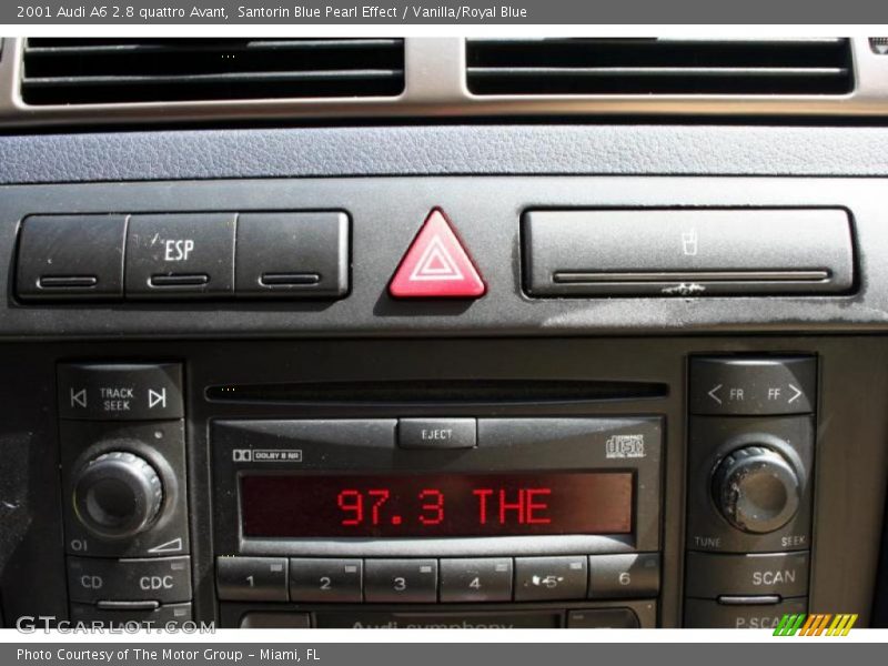 Santorin Blue Pearl Effect / Vanilla/Royal Blue 2001 Audi A6 2.8 quattro Avant