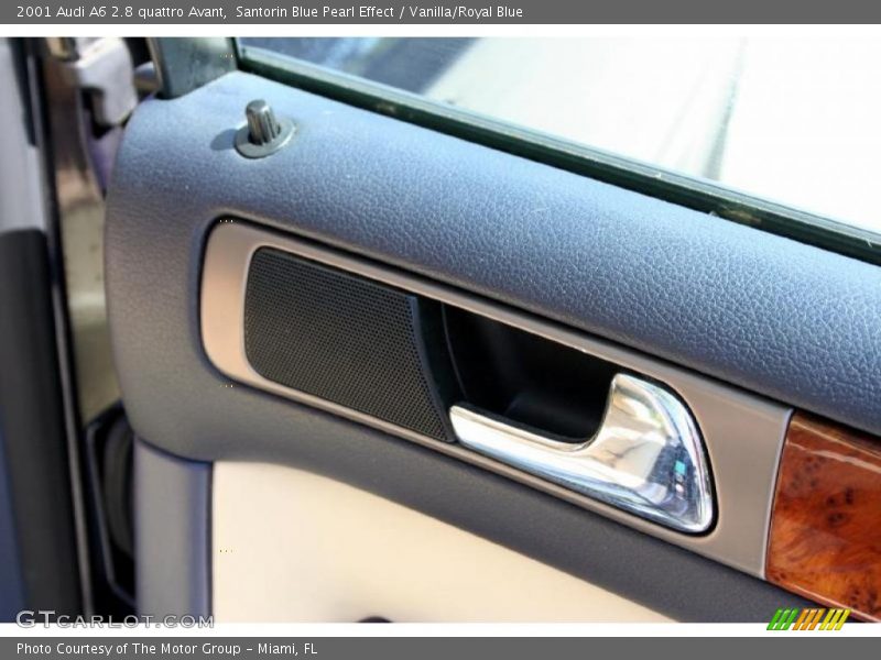 Santorin Blue Pearl Effect / Vanilla/Royal Blue 2001 Audi A6 2.8 quattro Avant