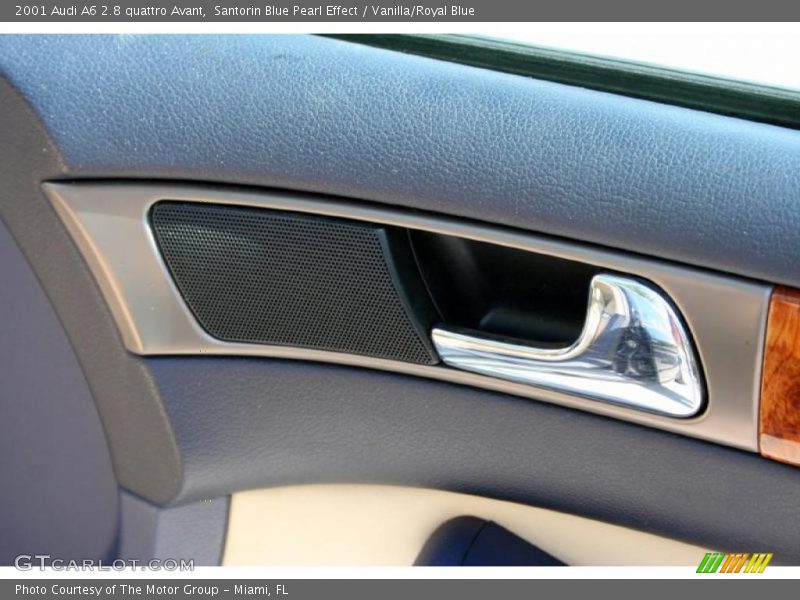 Santorin Blue Pearl Effect / Vanilla/Royal Blue 2001 Audi A6 2.8 quattro Avant