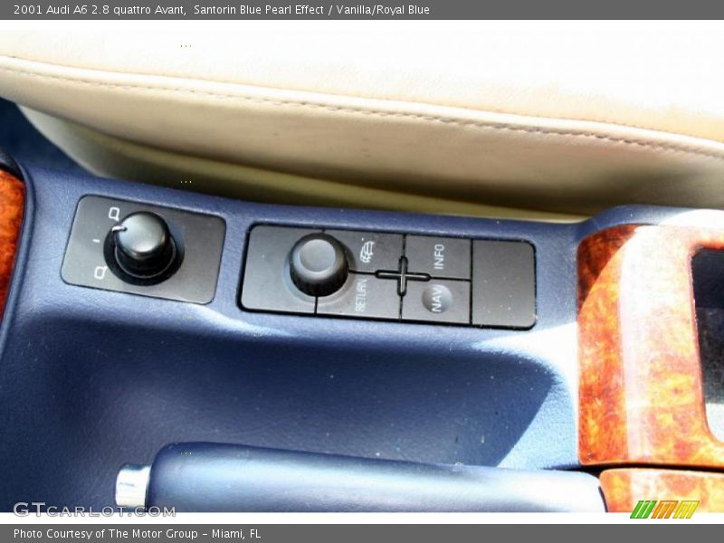 Santorin Blue Pearl Effect / Vanilla/Royal Blue 2001 Audi A6 2.8 quattro Avant