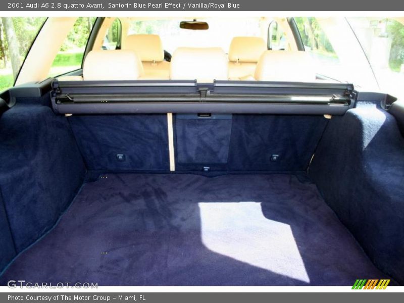 Santorin Blue Pearl Effect / Vanilla/Royal Blue 2001 Audi A6 2.8 quattro Avant