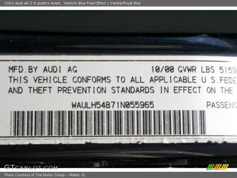Santorin Blue Pearl Effect / Vanilla/Royal Blue 2001 Audi A6 2.8 quattro Avant