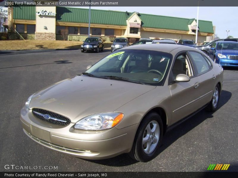 Harvest Gold Metallic / Medium Parchment 2001 Ford Taurus SE