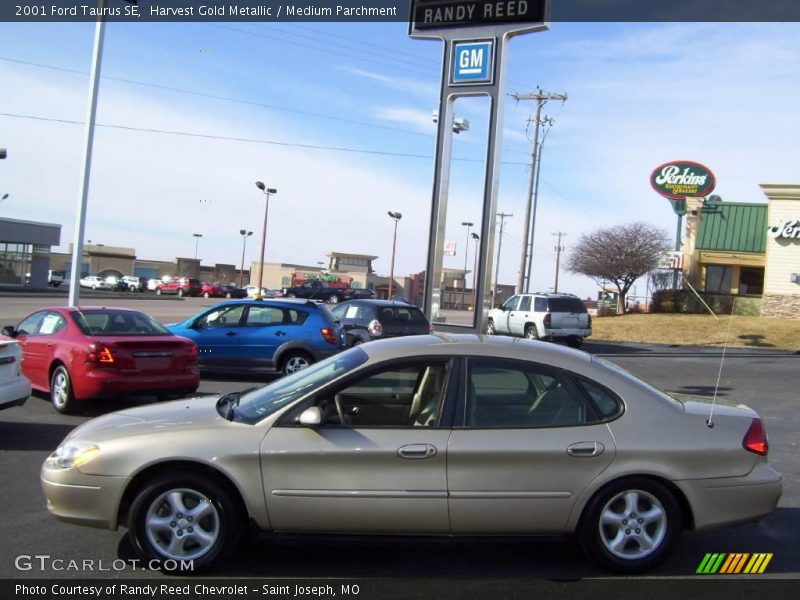 Harvest Gold Metallic / Medium Parchment 2001 Ford Taurus SE