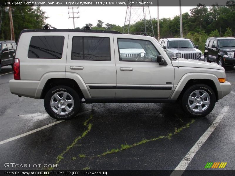 Light Graystone Pearl / Dark Khaki/Light Graystone 2007 Jeep Commander Sport 4x4