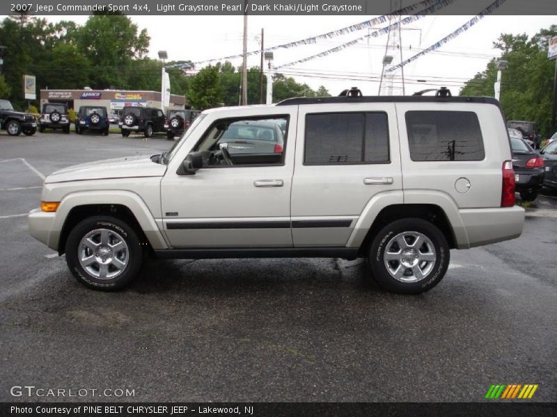 Light Graystone Pearl / Dark Khaki/Light Graystone 2007 Jeep Commander Sport 4x4