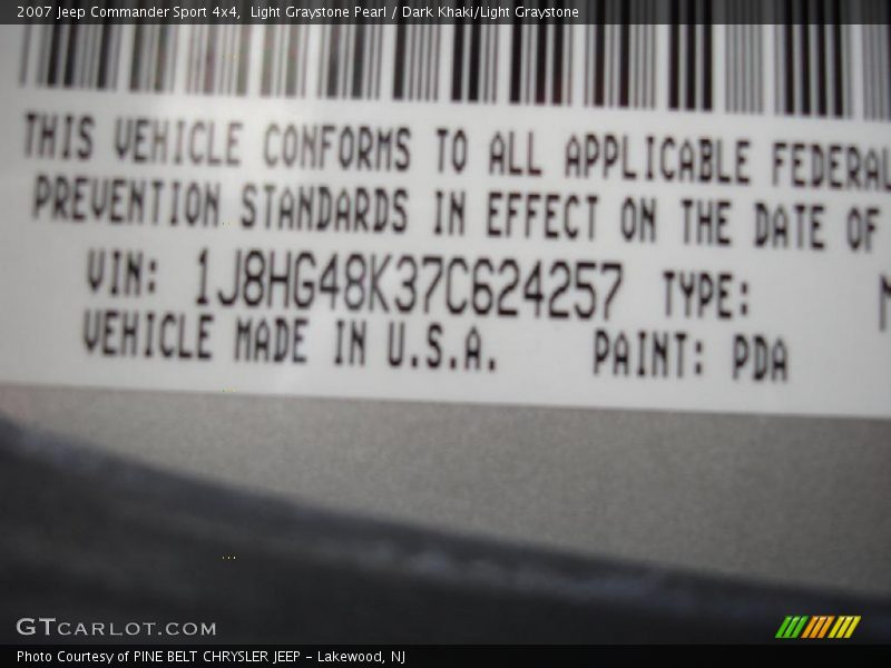 Light Graystone Pearl / Dark Khaki/Light Graystone 2007 Jeep Commander Sport 4x4