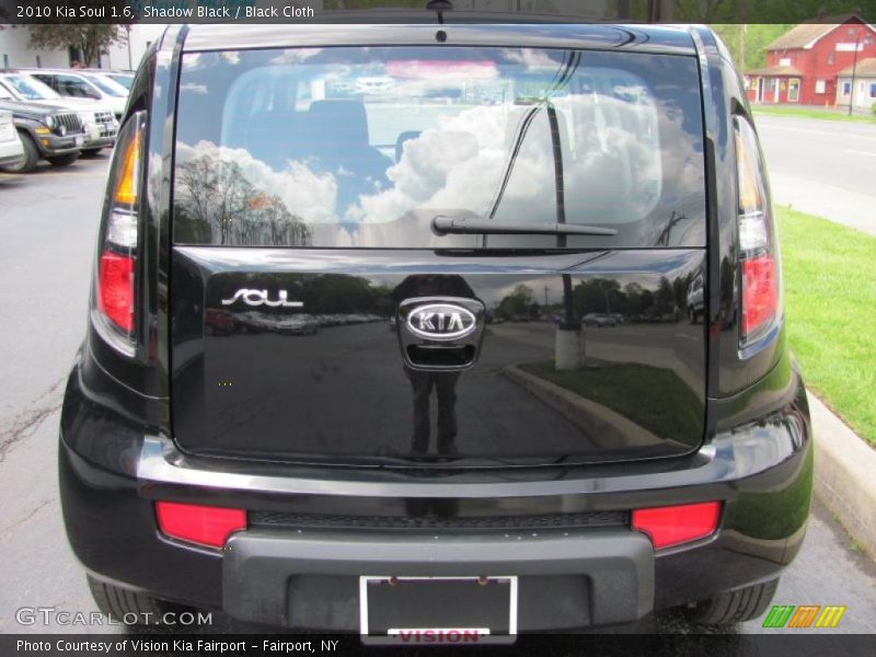 Shadow Black / Black Cloth 2010 Kia Soul 1.6