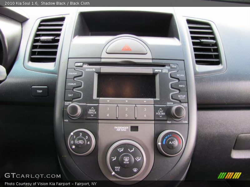 Shadow Black / Black Cloth 2010 Kia Soul 1.6