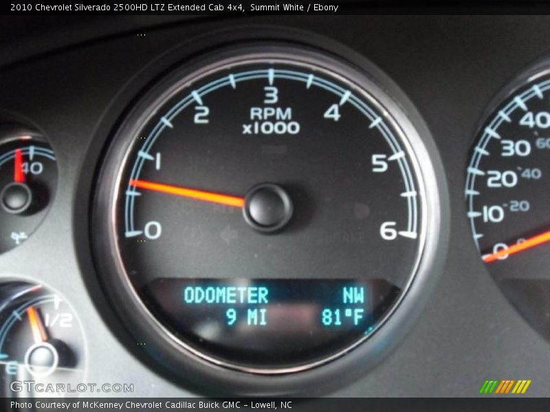 Summit White / Ebony 2010 Chevrolet Silverado 2500HD LTZ Extended Cab 4x4