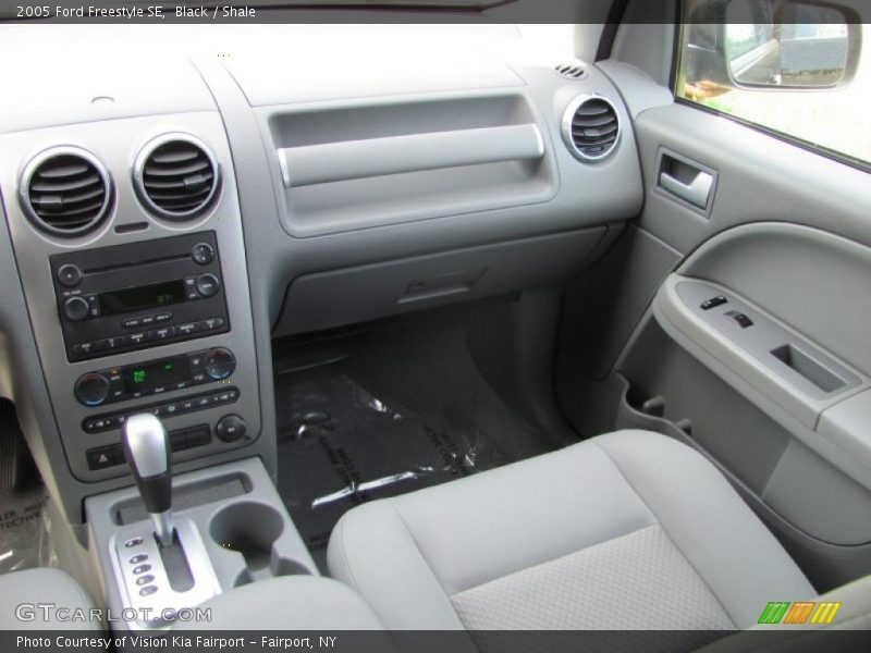 Black / Shale 2005 Ford Freestyle SE