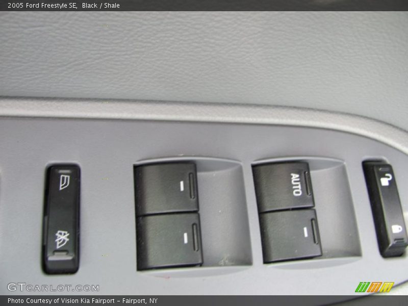 Black / Shale 2005 Ford Freestyle SE