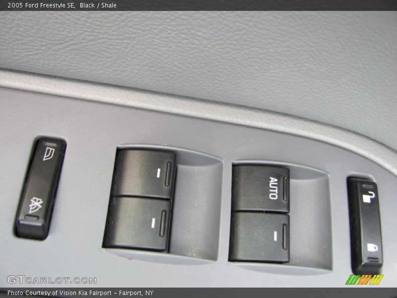 Black / Shale 2005 Ford Freestyle SE