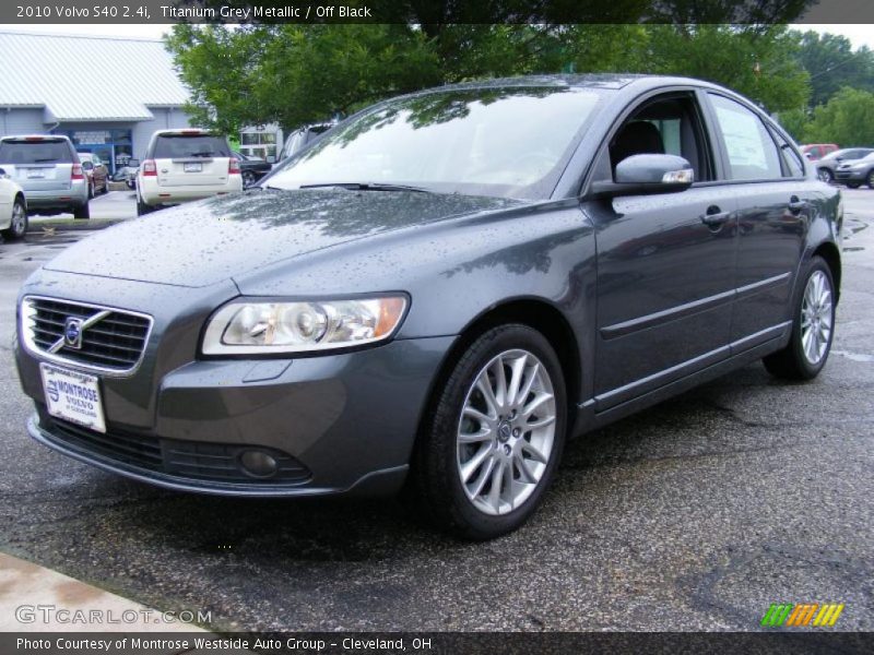 Titanium Grey Metallic / Off Black 2010 Volvo S40 2.4i