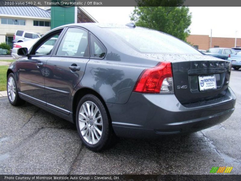 Titanium Grey Metallic / Off Black 2010 Volvo S40 2.4i