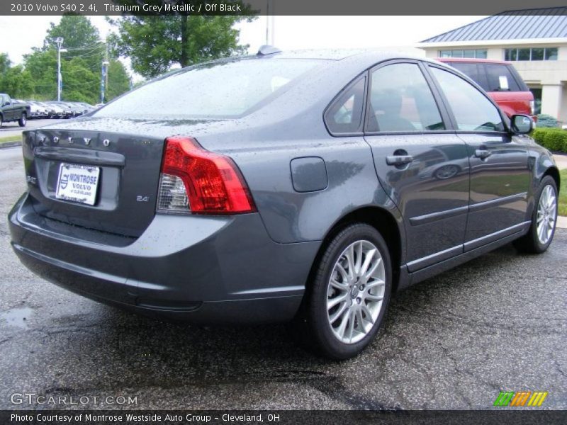 Titanium Grey Metallic / Off Black 2010 Volvo S40 2.4i