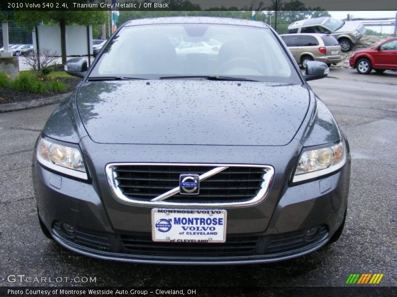 Titanium Grey Metallic / Off Black 2010 Volvo S40 2.4i