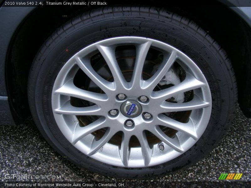 Titanium Grey Metallic / Off Black 2010 Volvo S40 2.4i