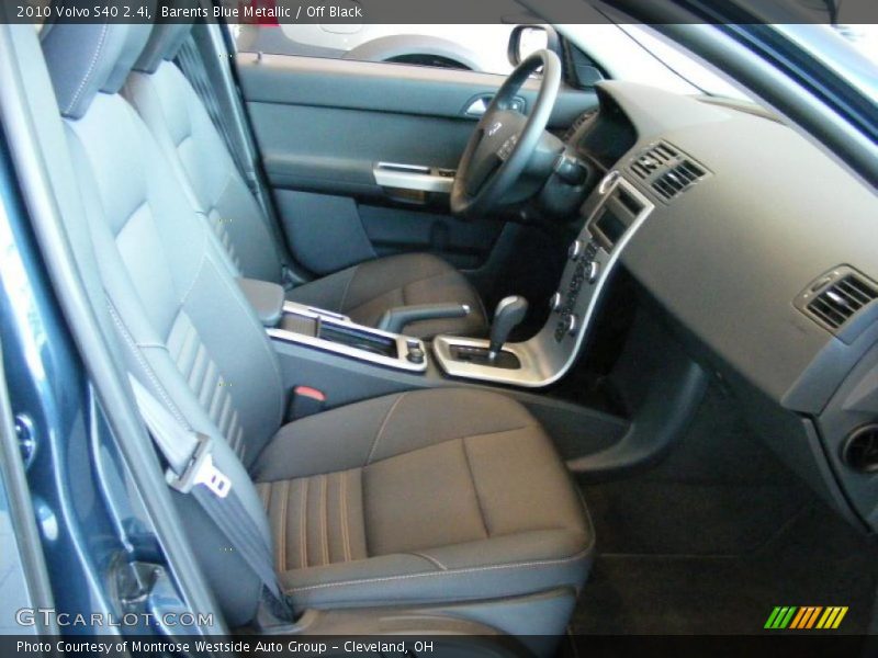 Barents Blue Metallic / Off Black 2010 Volvo S40 2.4i