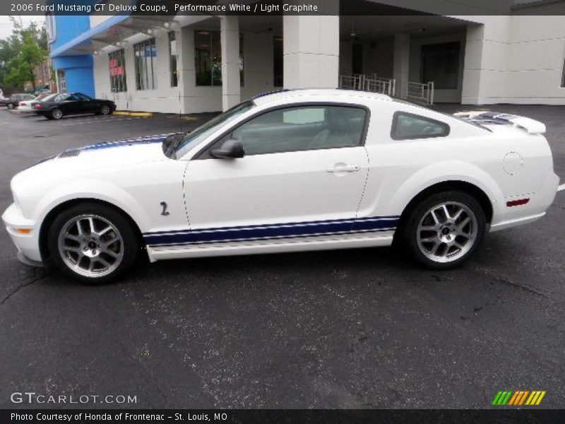 Performance White / Light Graphite 2006 Ford Mustang GT Deluxe Coupe