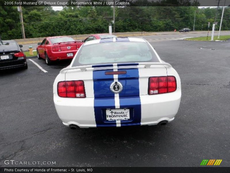 Performance White / Light Graphite 2006 Ford Mustang GT Deluxe Coupe