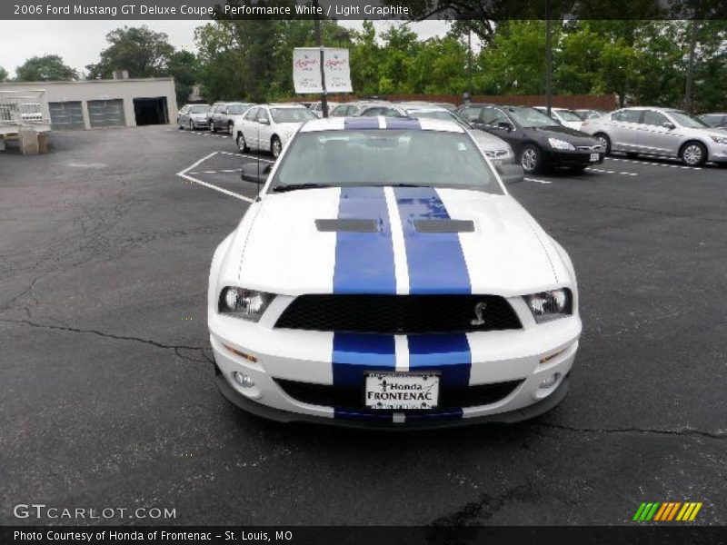 Performance White / Light Graphite 2006 Ford Mustang GT Deluxe Coupe