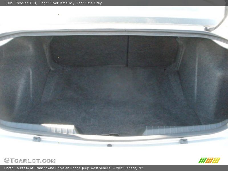 Bright Silver Metallic / Dark Slate Gray 2009 Chrysler 300