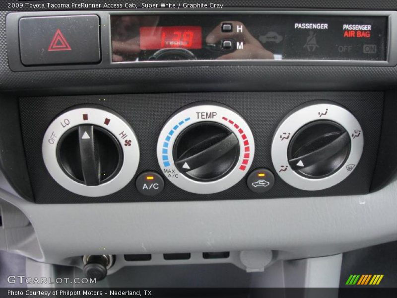 Super White / Graphite Gray 2009 Toyota Tacoma PreRunner Access Cab