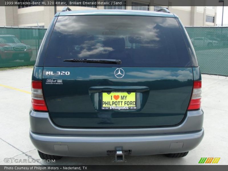 Brilliant Emerald Metallic / Sand 1999 Mercedes-Benz ML 320 4Matic