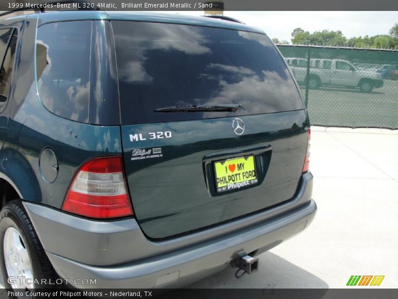 Brilliant Emerald Metallic / Sand 1999 Mercedes-Benz ML 320 4Matic