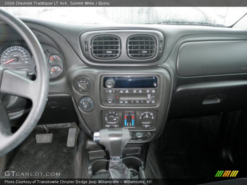 Summit White / Ebony 2009 Chevrolet TrailBlazer LT 4x4