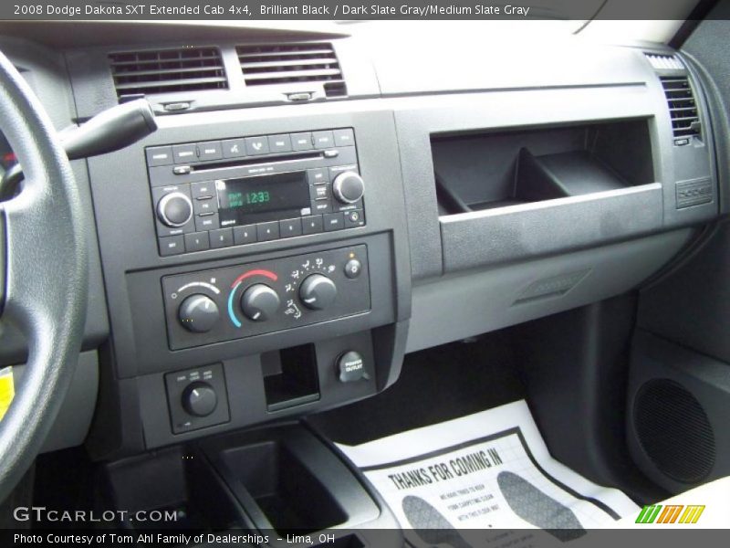 Brilliant Black / Dark Slate Gray/Medium Slate Gray 2008 Dodge Dakota SXT Extended Cab 4x4