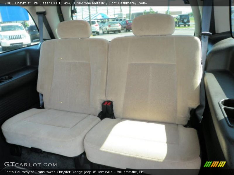 Graystone Metallic / Light Cashmere/Ebony 2005 Chevrolet TrailBlazer EXT LS 4x4