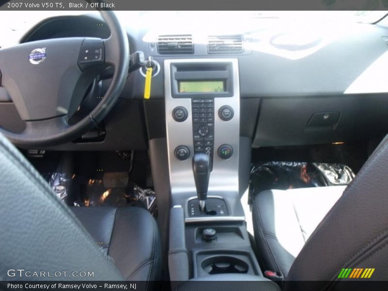 Black / Off Black 2007 Volvo V50 T5
