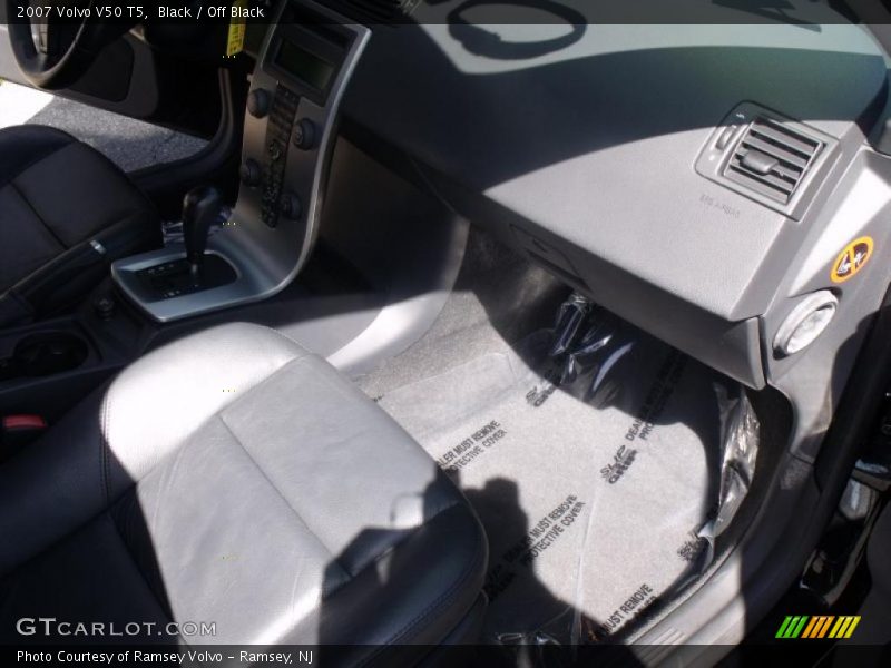 Black / Off Black 2007 Volvo V50 T5