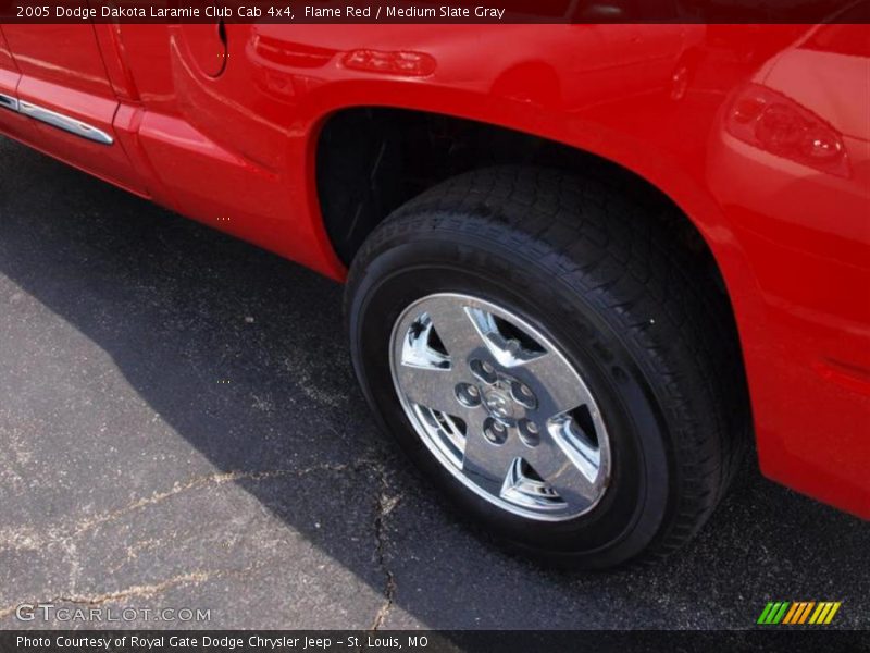 Flame Red / Medium Slate Gray 2005 Dodge Dakota Laramie Club Cab 4x4