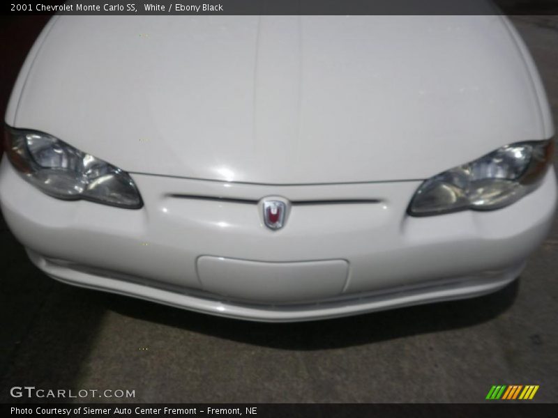White / Ebony Black 2001 Chevrolet Monte Carlo SS