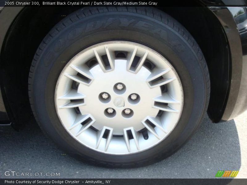 Brilliant Black Crystal Pearl / Dark Slate Gray/Medium Slate Gray 2005 Chrysler 300