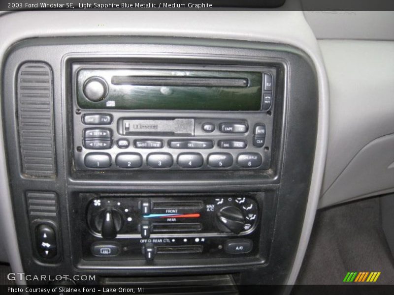 Light Sapphire Blue Metallic / Medium Graphite 2003 Ford Windstar SE