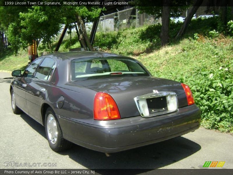 Midnight Grey Metallic / Light Graphite 1999 Lincoln Town Car Signature