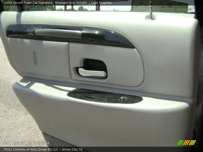 Midnight Grey Metallic / Light Graphite 1999 Lincoln Town Car Signature