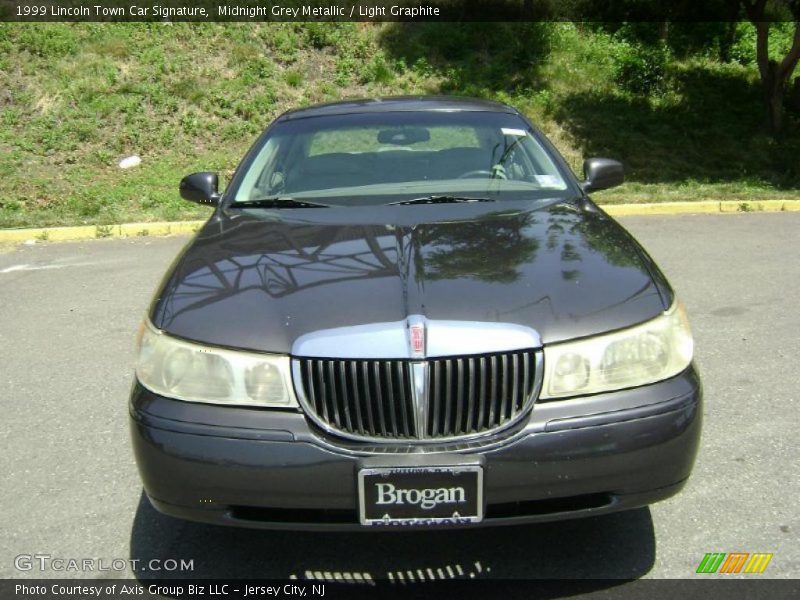 Midnight Grey Metallic / Light Graphite 1999 Lincoln Town Car Signature